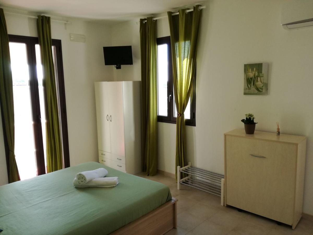 La Casa Delle Farfalle Panzió Szirakúza Kültér fotó
