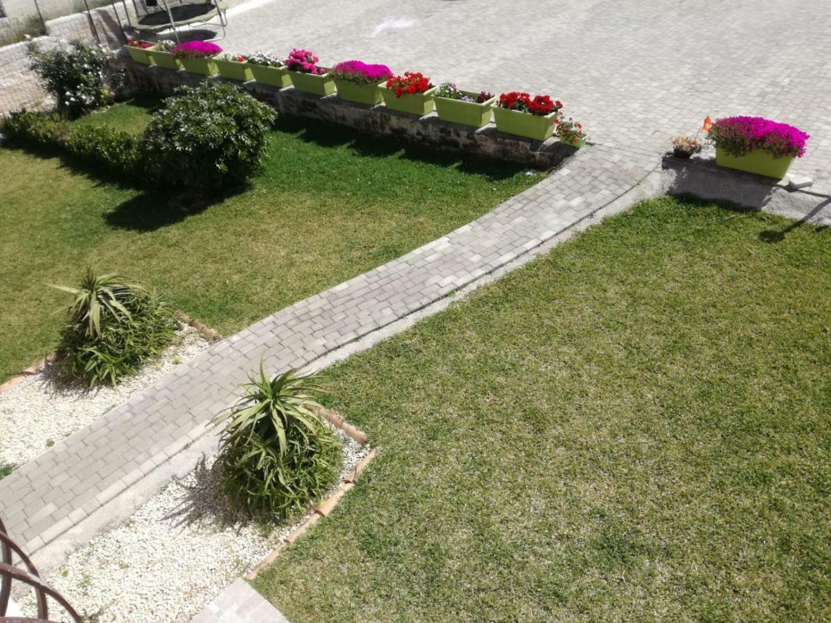 La Casa Delle Farfalle Panzió Szirakúza Kültér fotó